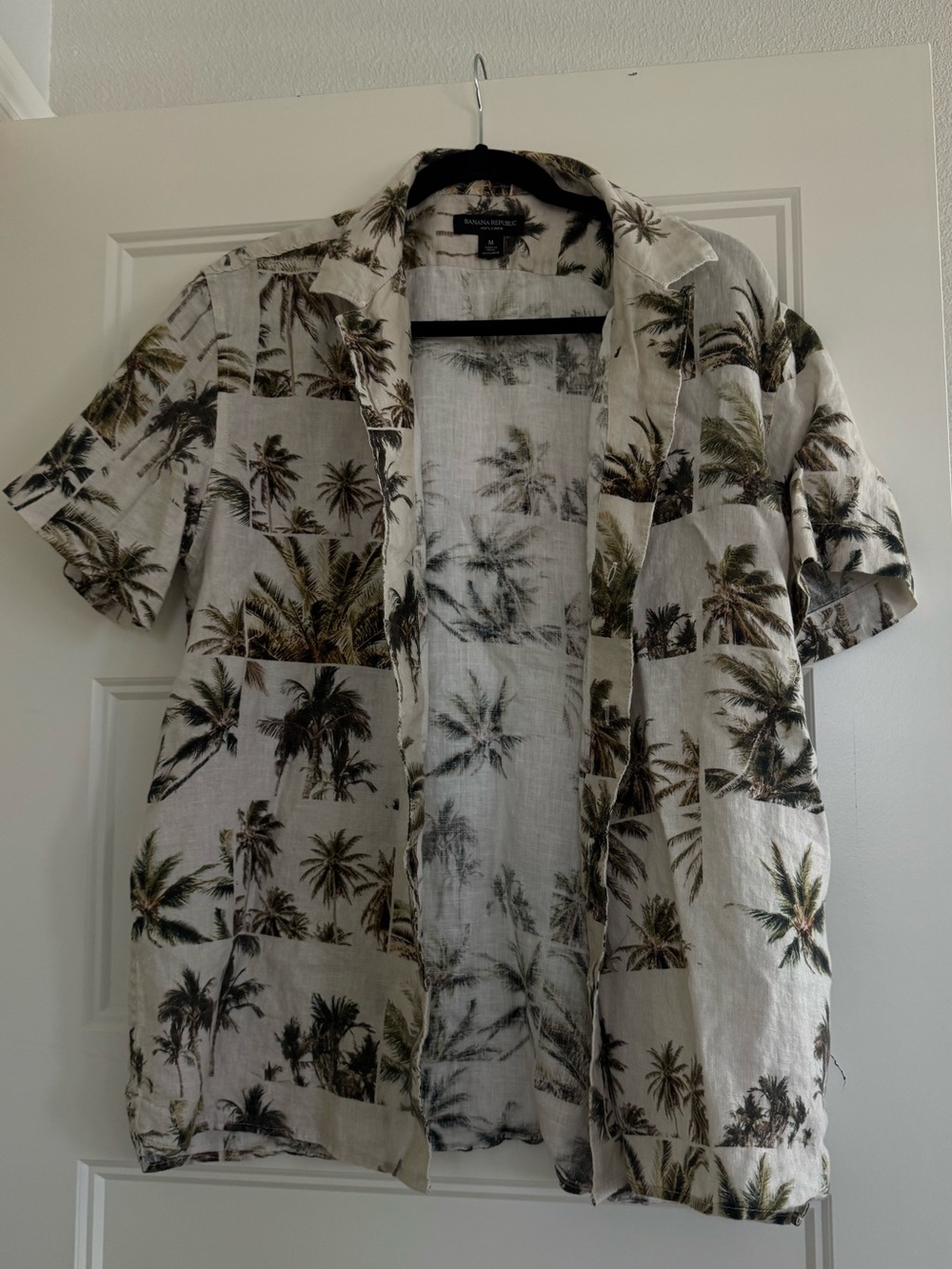 Banana Republic 100% Linen Tropical Button Up